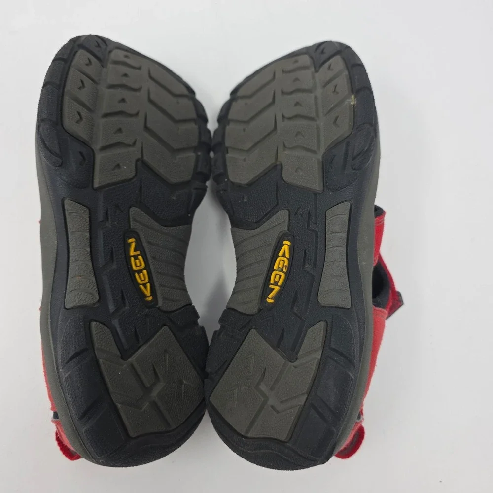 Keen Newport H2 Water Sandals Mens 4 Ribbon Red Gray Closed Toe Hiking Outdoor